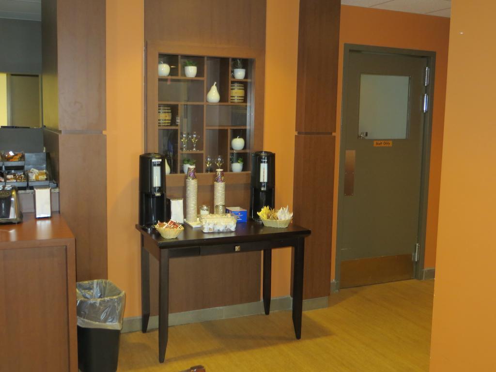 New Lodge Winnipeg Extérieur photo