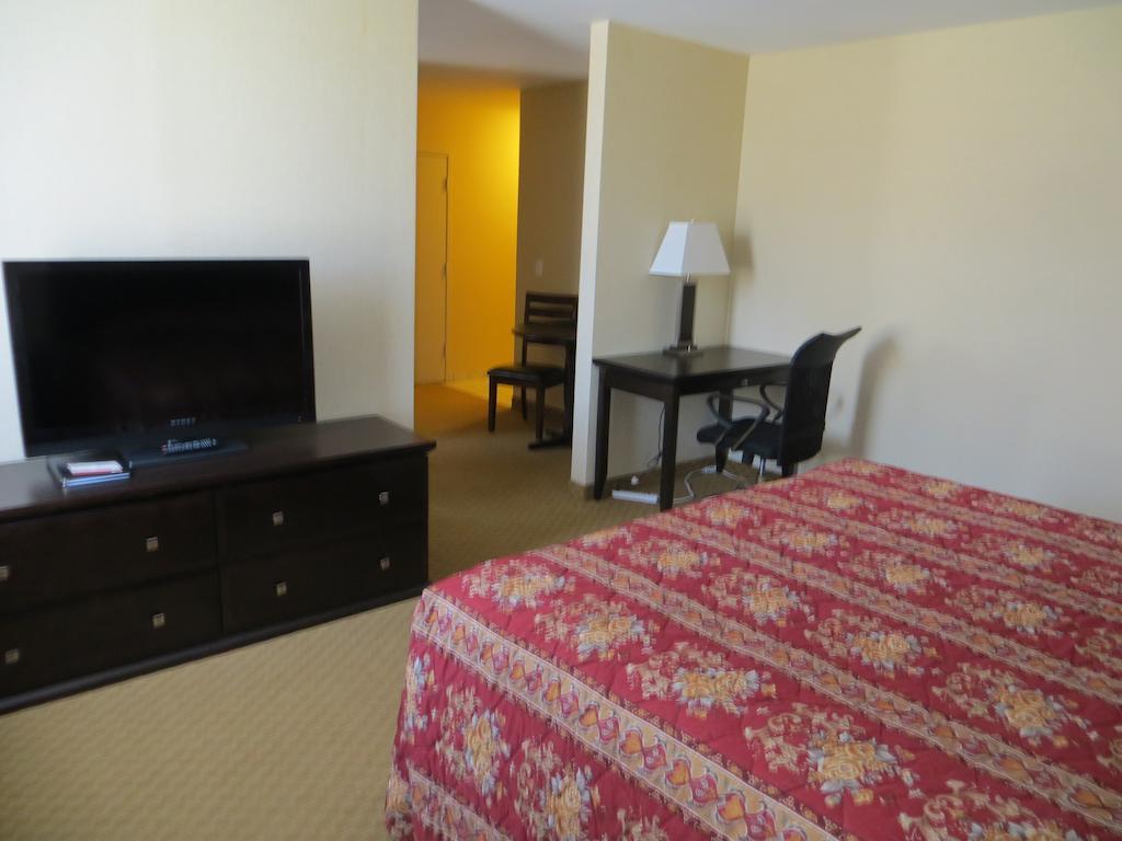 New Lodge Winnipeg Extérieur photo